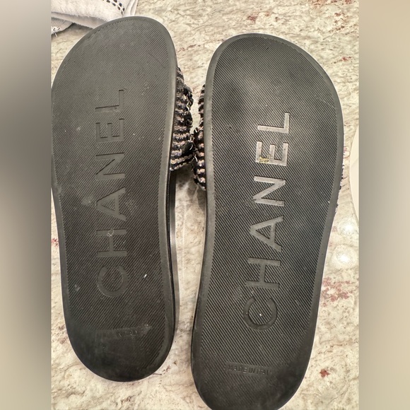 Chanel Slides Serial #G31627 size 7, Limited Edition. - Picture 12 of 15